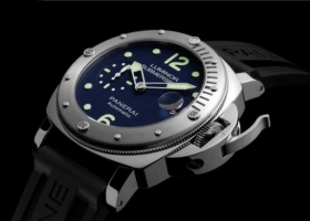 ר ɺLuminor Submersible Acciaio PAM00731